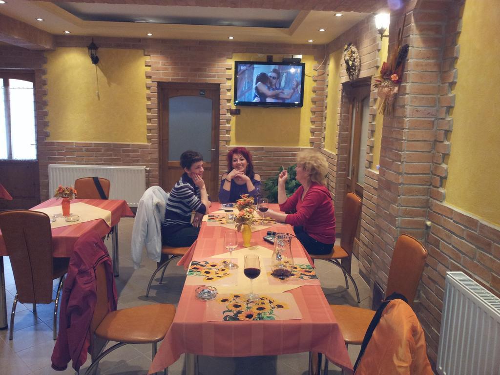 Băile Homorod Pensiunea Colt Alb מראה חיצוני תמונה